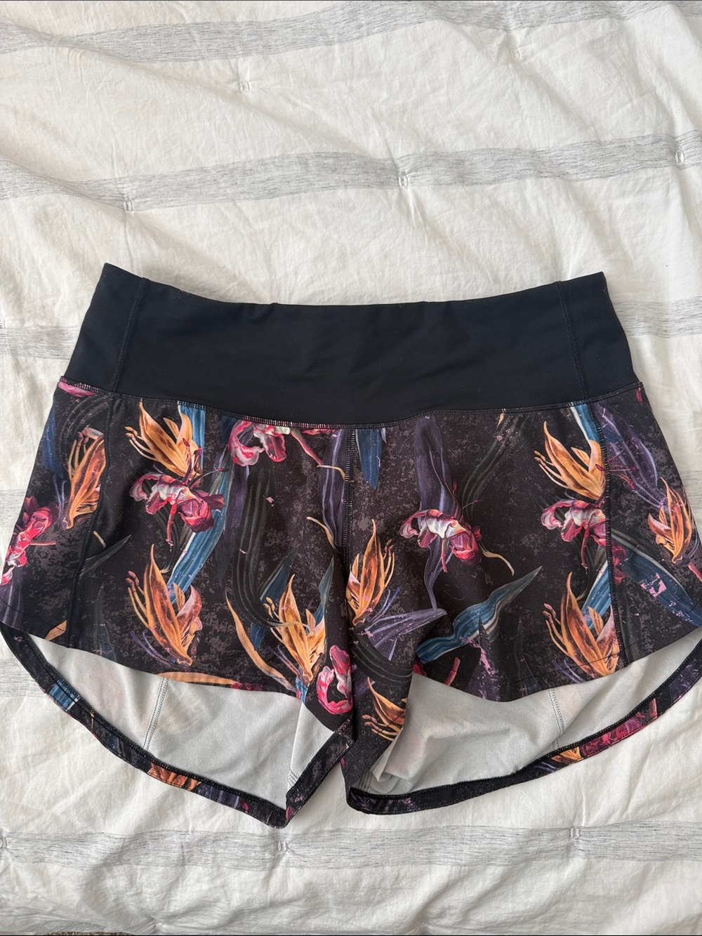 LULULEMON Speed Up High-Rise Short 2.5" Floral 4 EUC